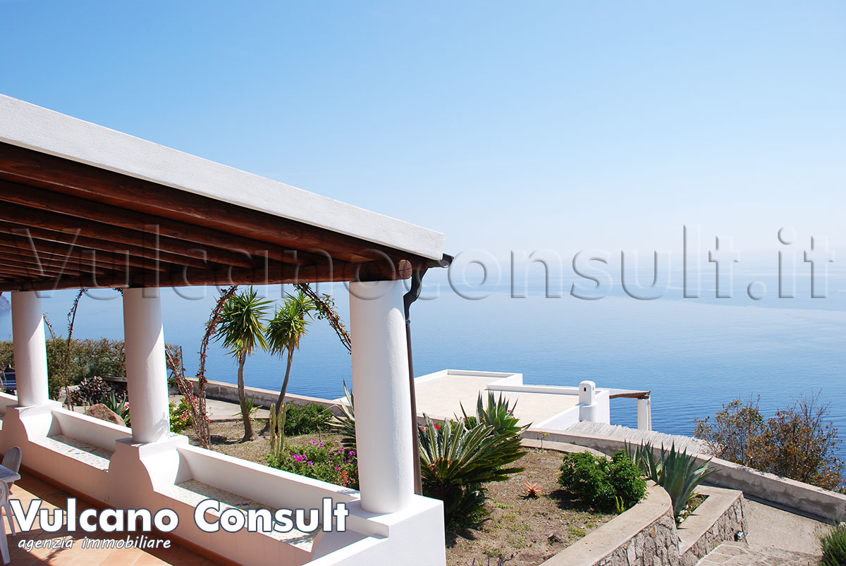 Vendesi appartamento secondo piano Canneto Lipari