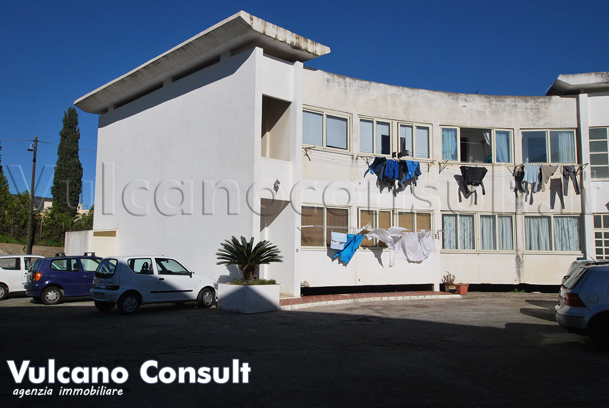 Vendesi casa primo piano Lipari