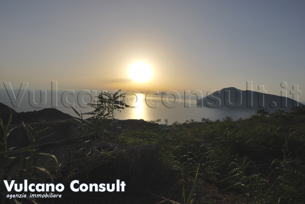 Vendesi rudere panoramico Lipari Quattropani