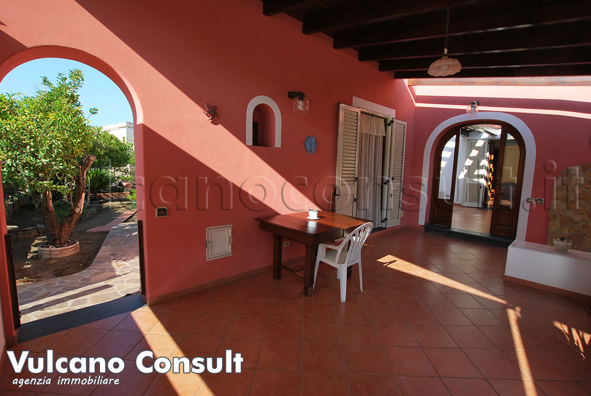 Casa con terreno San Vincenzo Canneto Lipari