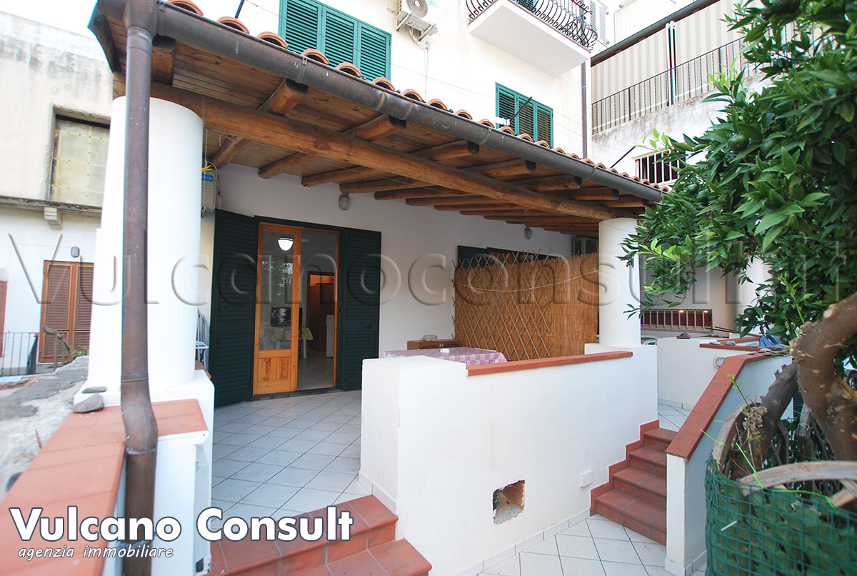 Vendesi appartamento spiaggia Canneto Lipari