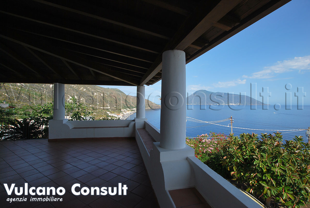 Vendesi villa indipendente Acquacalda Lipari