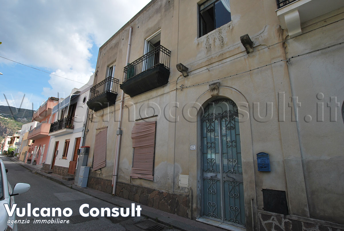 Vendesi primo piano Canneto Lipari
